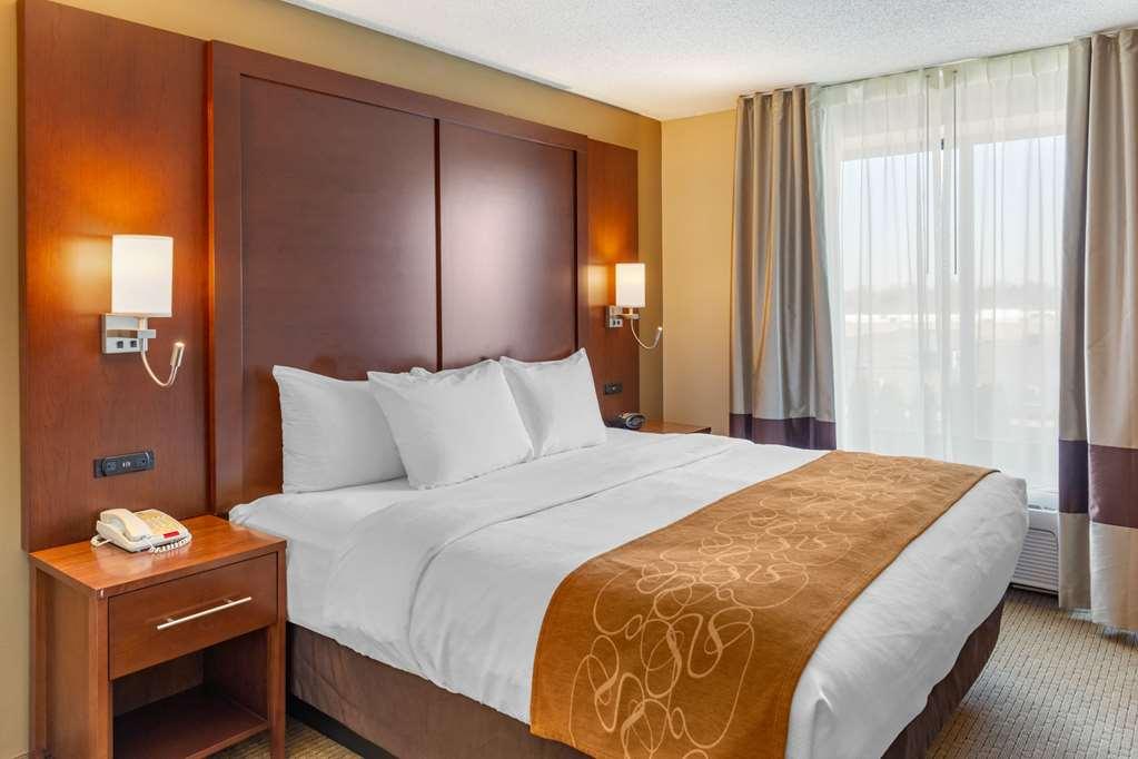 Comfort Suites Lancaster Amish Country Smoketown  Room photo