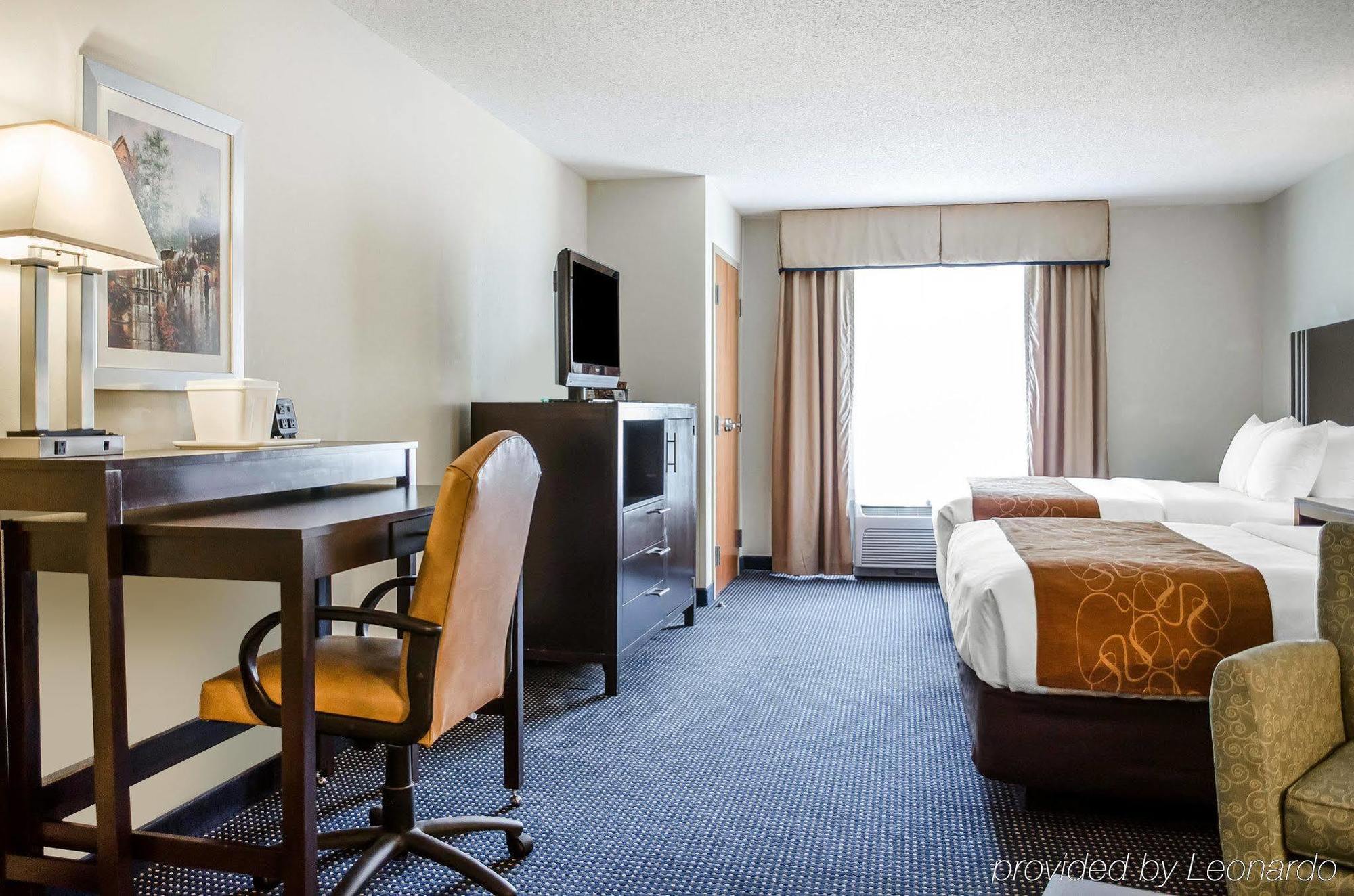 Comfort Suites Lancaster Amish Country Smoketown  Exterior photo